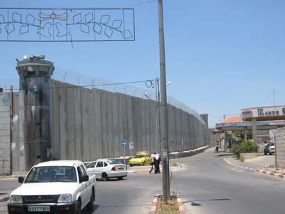 Le gouvernement hollandais demande à une entreprise de cesser le travail sur le Mur de Cisjordanie